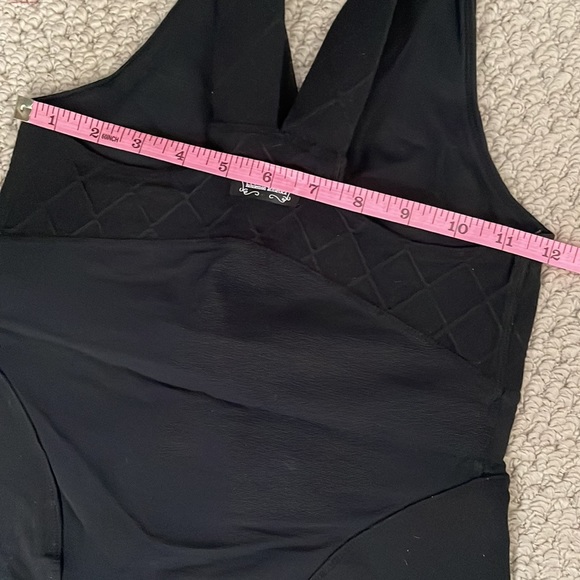 Lululemon v neck tank - Picture 7 of 10